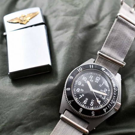 วินเทจคอลเลกชันนาฬิกาทหารบูติก-benrus-class-a-type-2-diver-1973-seal-team-vintage-shop-mostra-store-aix-en-provence-france
