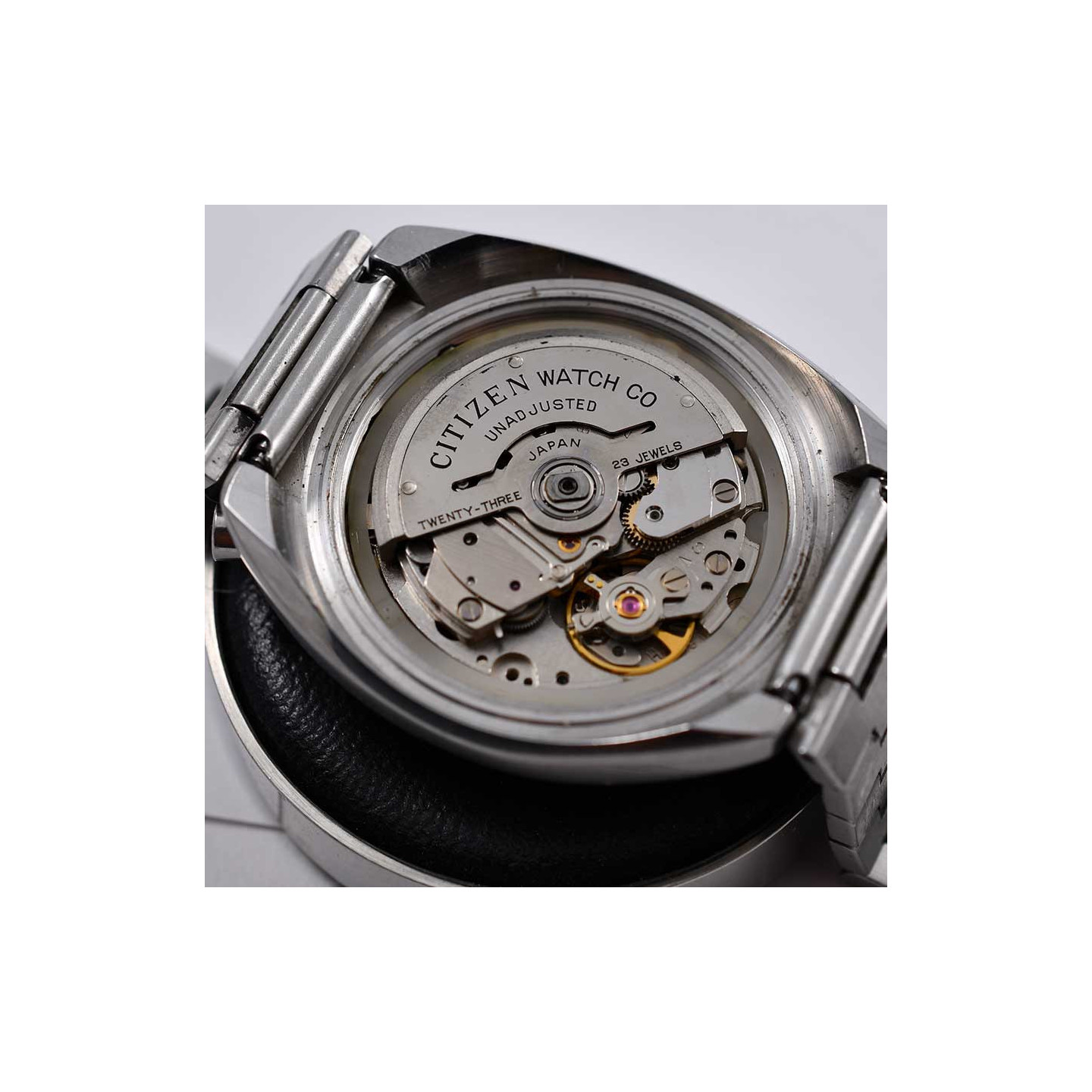 Pre-owned Citizen Flyback Brad Pitt Bullhead Panda 8110 watch