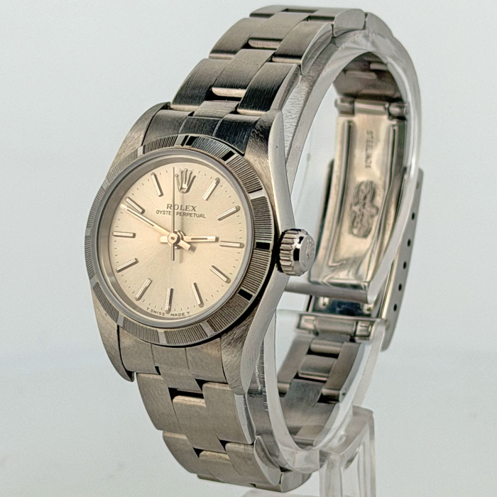 Rolex Oyster Perpetual 26 Lunette Strillée