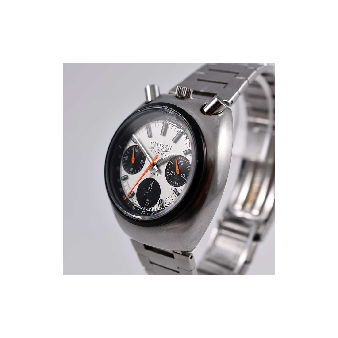 Pre-owned Citizen Bullhead White Pacer 8110 1976 Spaceart watch