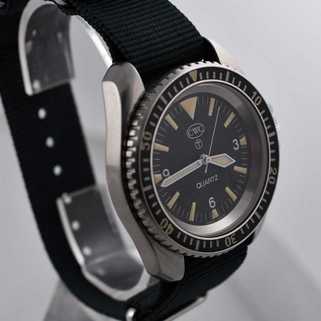 cwc-military-diver-watch-rn-300-fullset-2019-british-forces-mostra-store-military-watch-diver-aix