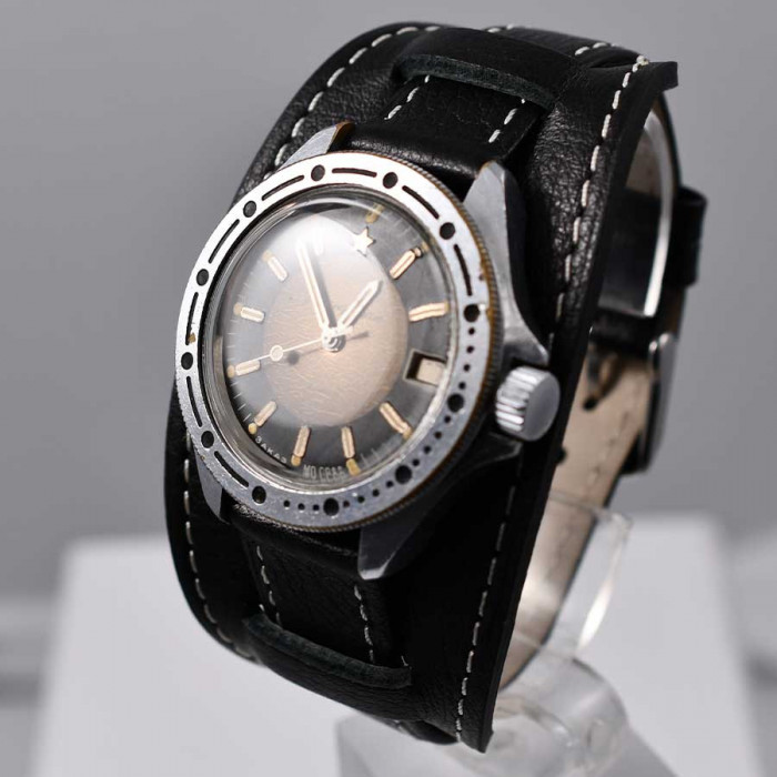Vostok cccp soviet army black dial