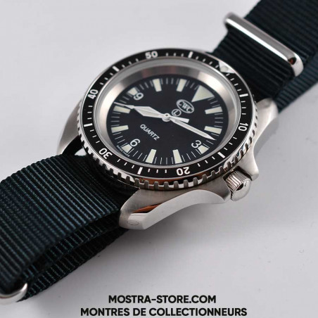montre-cwc-diver-300-mostra-store-plongee-uk-military-circa-2018-full-set-luminova-diver-watches-discontinued-military-collector
