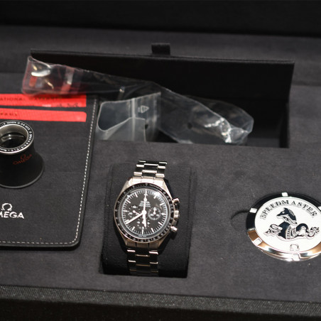 montres-omega-speedmaster-full-set-montre-collection-rares-chronographe-occasion-boutique-mostra-store-aix-provence