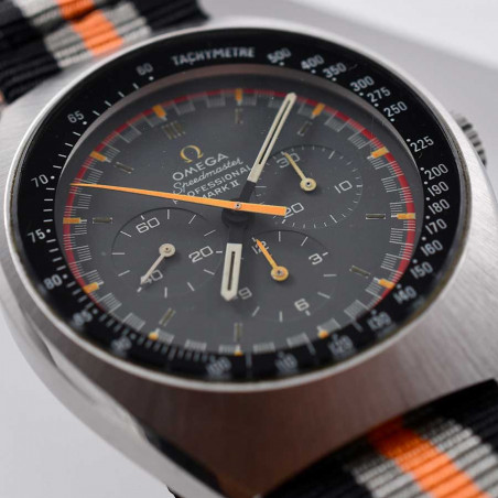montre-omega-speedmaster-mark-2-japan-racing-1970-vintage-mostra-seventies-popart-spaceart-collection-occasion