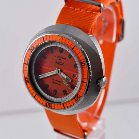 military-watch-vintage-le-forban-securite-mer-rescue-diver-wach-france-vintage-watches-shop-mostra-store-aix-en-provence-france